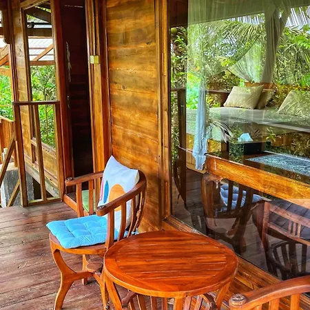Gempinis Coffee Shop And Villa Blimbing  Extérieur photo
