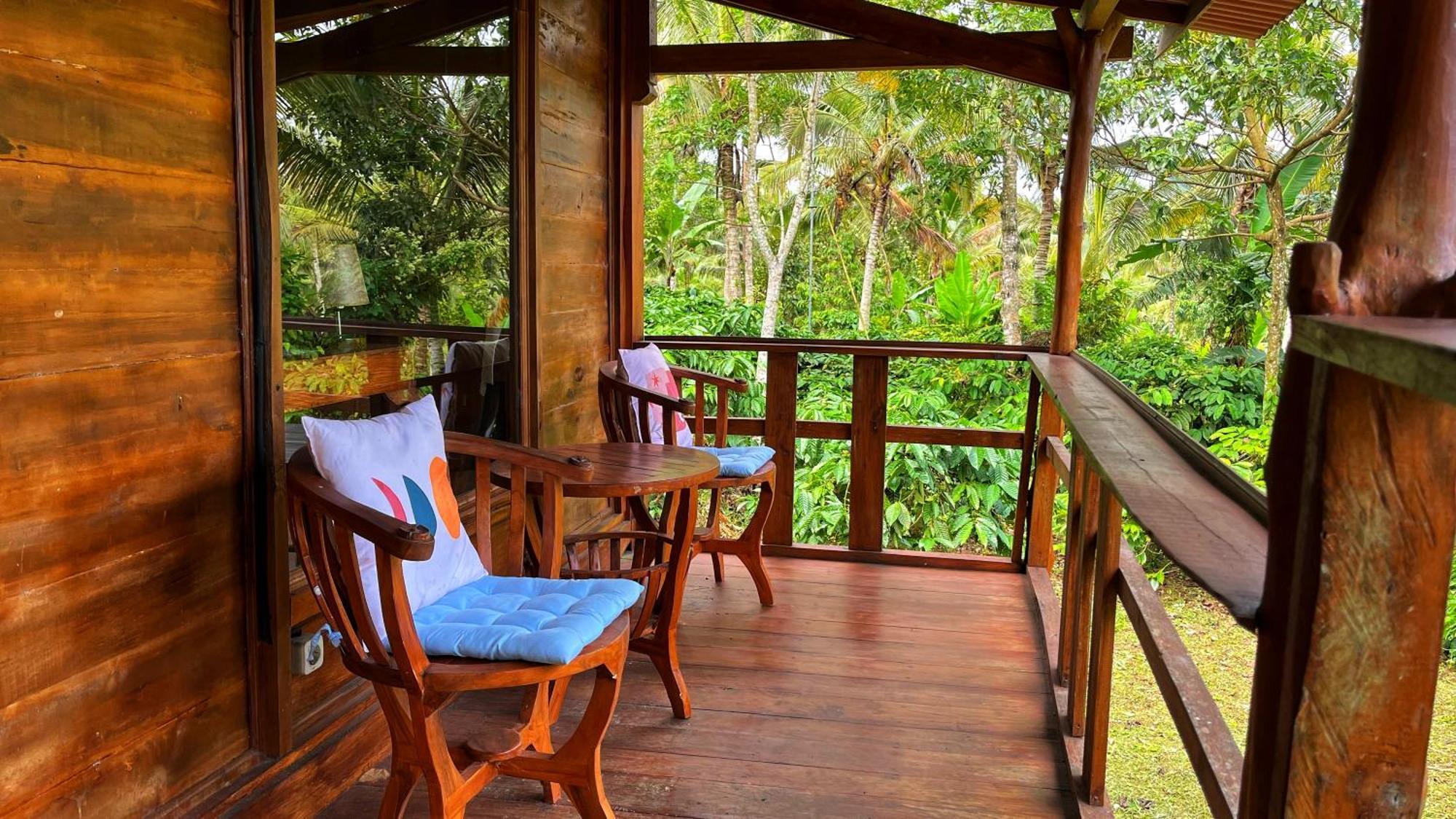 Gempinis Coffee Shop And Villa Blimbing (Bali)