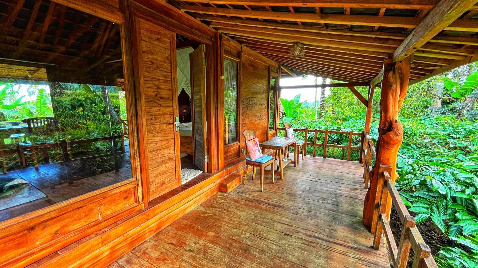 Gempinis Coffee Shop And Villa Blimbing (Bali)