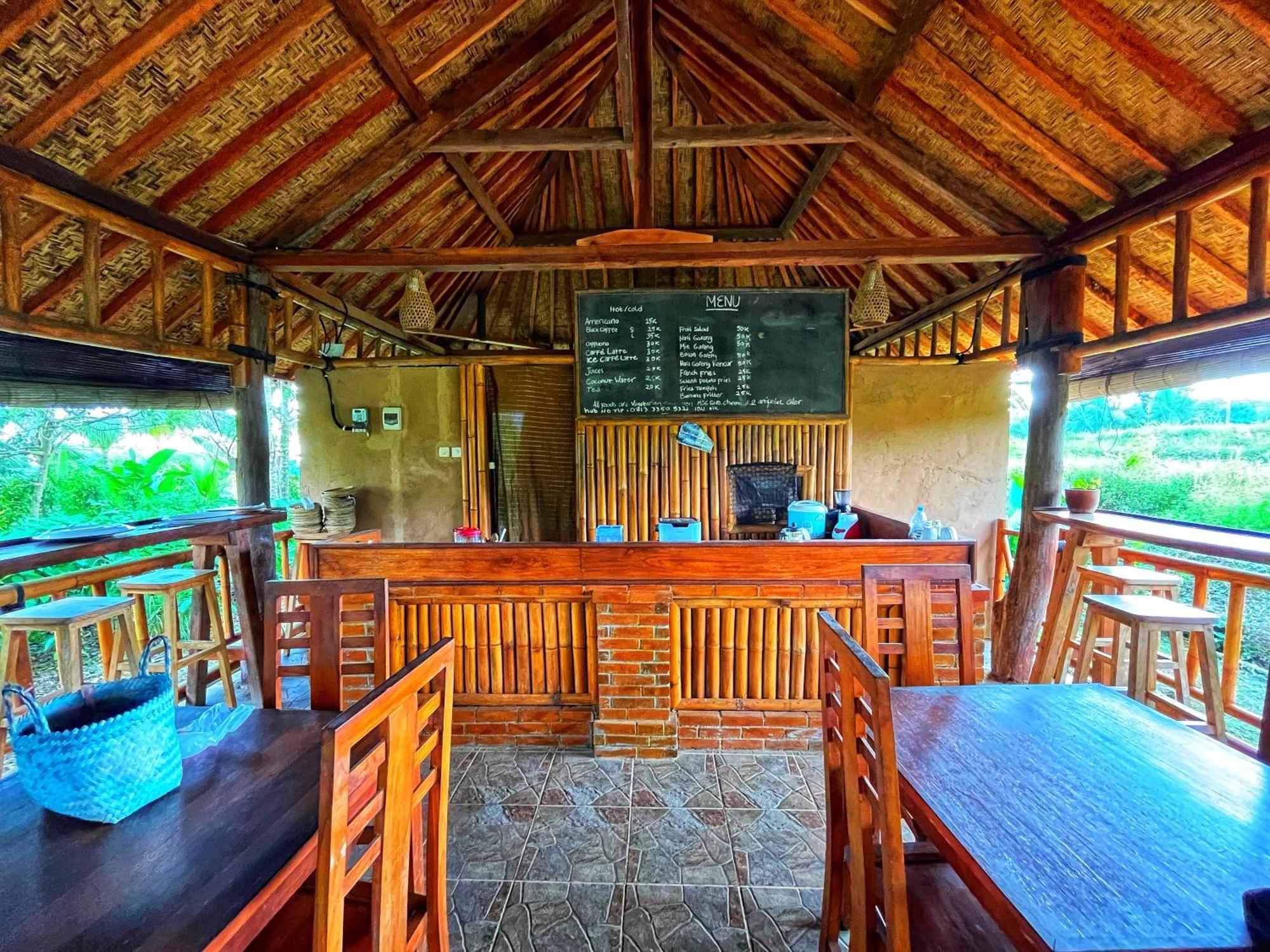 Villa Gempinis Coffee Shop And Blimbing (Bali)